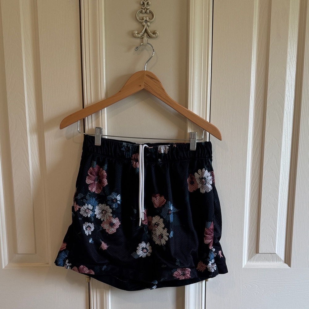 Abercrombie & Fitch Black Floral Athletic Shorts